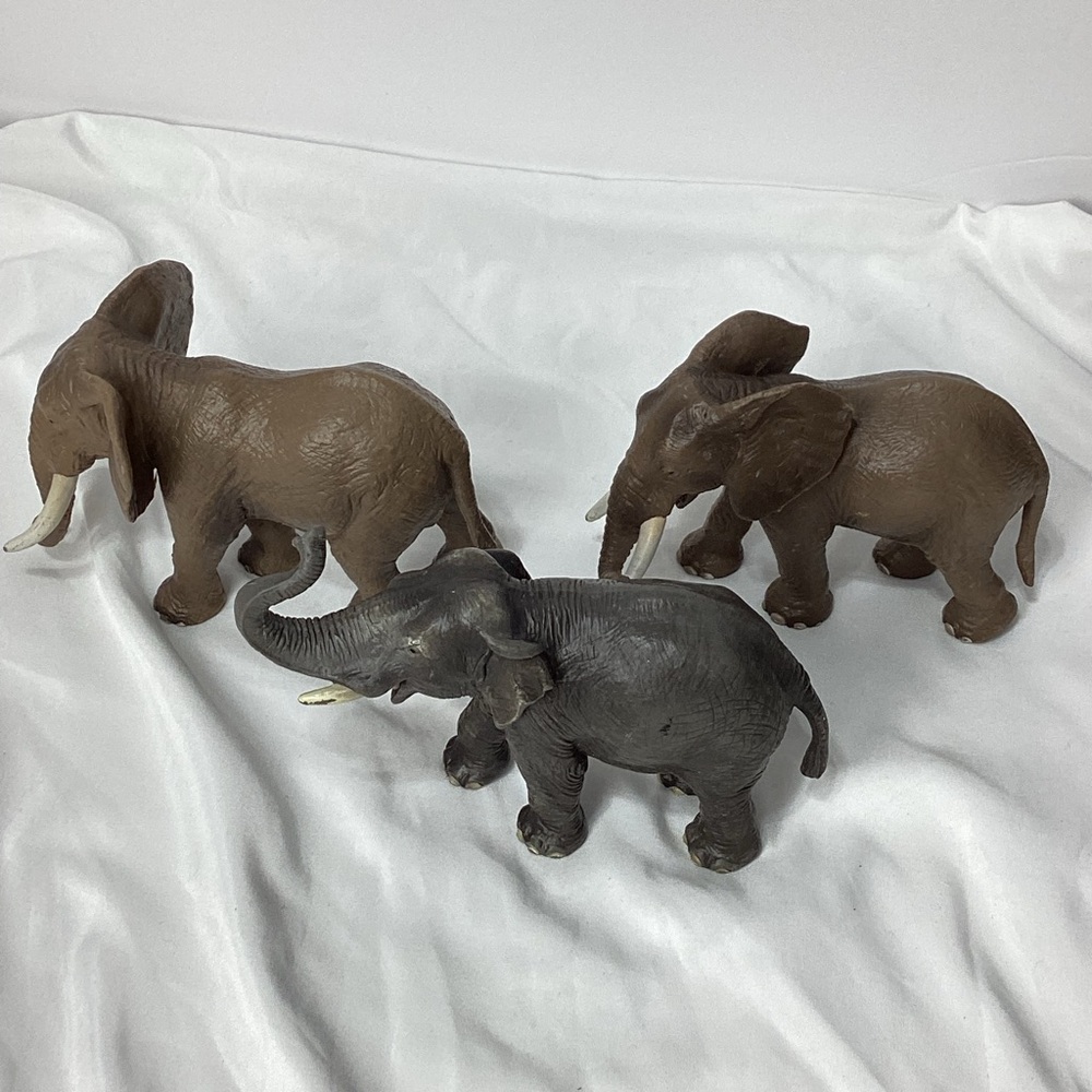 Schleich Elephant Lot of 3 Elephants Figures Toys Large 2004 - Picture 2 of 10